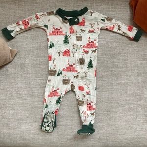 Christmas pajamas 3-6 months Burt’s Bee’s Baby snugfit Village and Carter’s 9m
